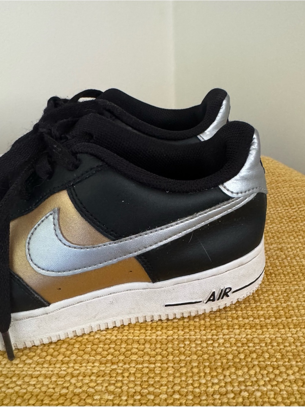 Nike Air Force 1 Boys Sneakers, Size 6.5 - Picture 3 of 4